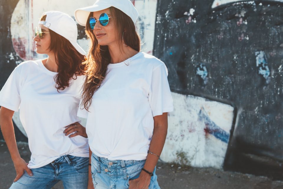 Damskie t-shirty - wybierz swój ulubiony na lato 2018! 5 sposobów na podkoszulek