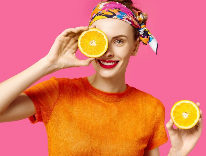 Jaskrawe kolory i neony to idealny trend na wiosnę