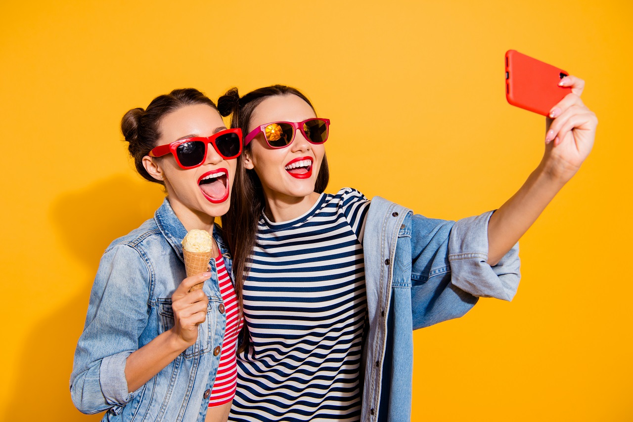 Jak zrobić dobre selfie? 5 tricków, aby wyróżnić się na Instagramie -  Pakuten blog