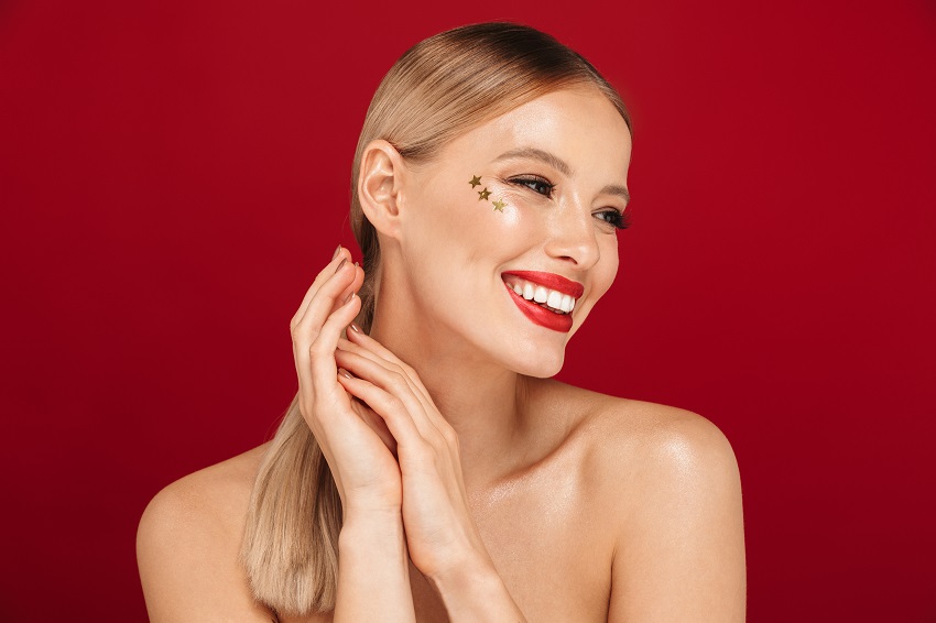 Świąteczny makijaż: 3 sposoby na olśniewający look