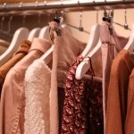 Elektryzujące się ubrania – jak sobie z nimi radzić? - Pakuten blog