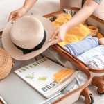 Jak pakować walizkę na wakacje? Modne i funkcjonalne stylizacje – Niezbędne porady