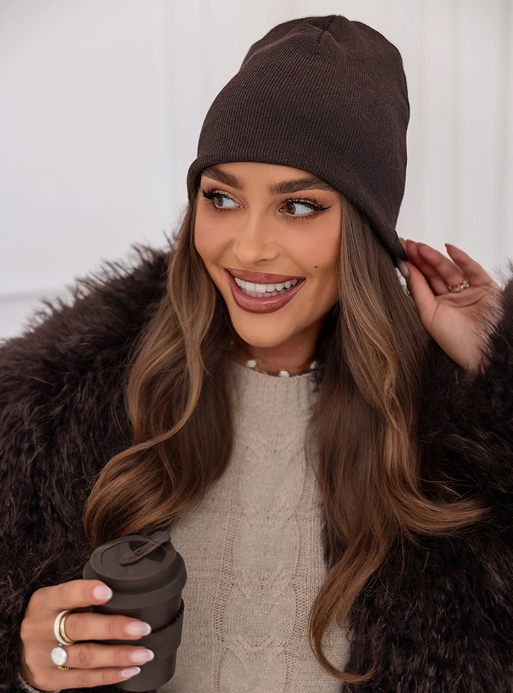 Czekoladowa prążkowana czapka Robiin - Kolor : Czekoladowy- Rozmiar : One Size