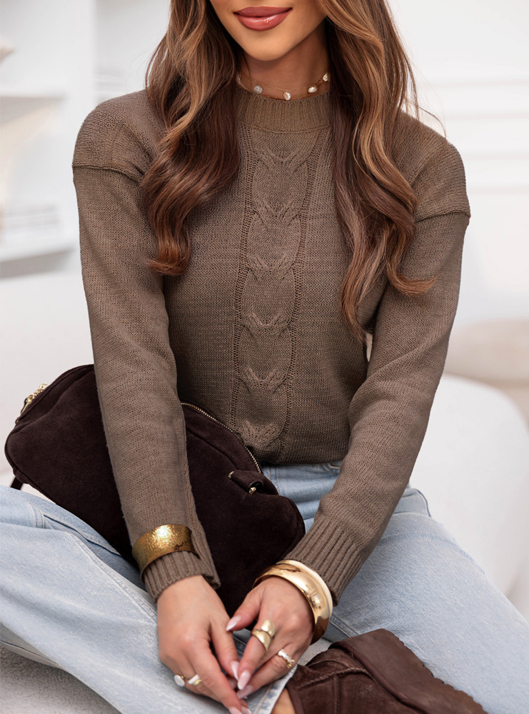 Czekoladowy sweter z warkoczykowym splotem Darnesee - Kolor : Czekoladowy- Rozmiar : S/M